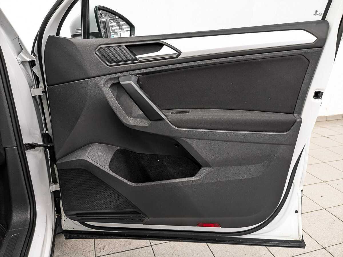 Купить Volkswagen Tiguan с пробегом. Фото: #24