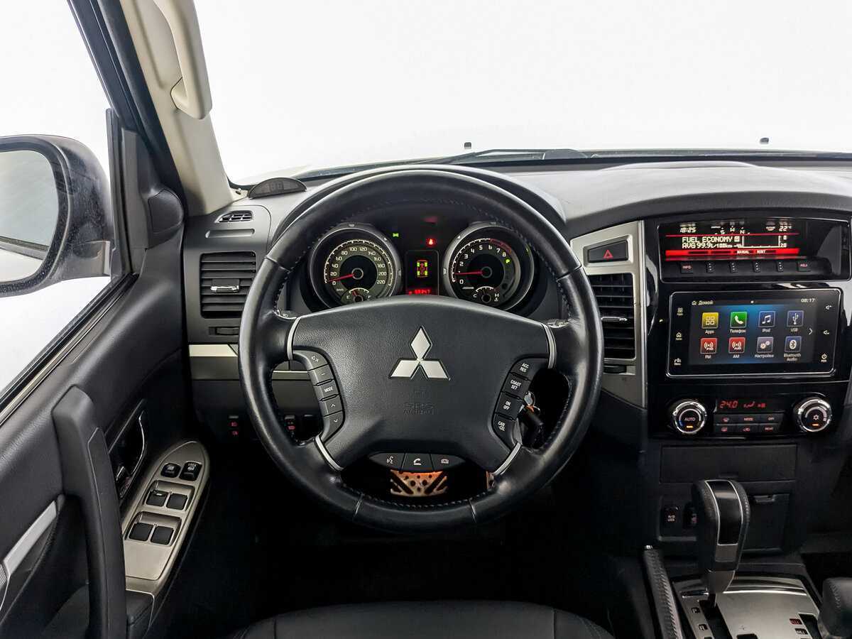 Купить Mitsubishi Pajero с пробегом. Фото: #21