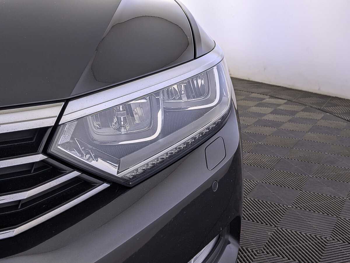 Купить Volkswagen Passat с пробегом. Фото: #10
