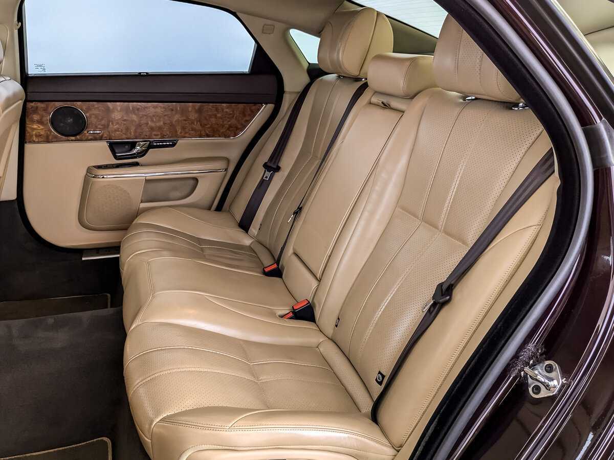Купить Jaguar XJ с пробегом. Фото: #11