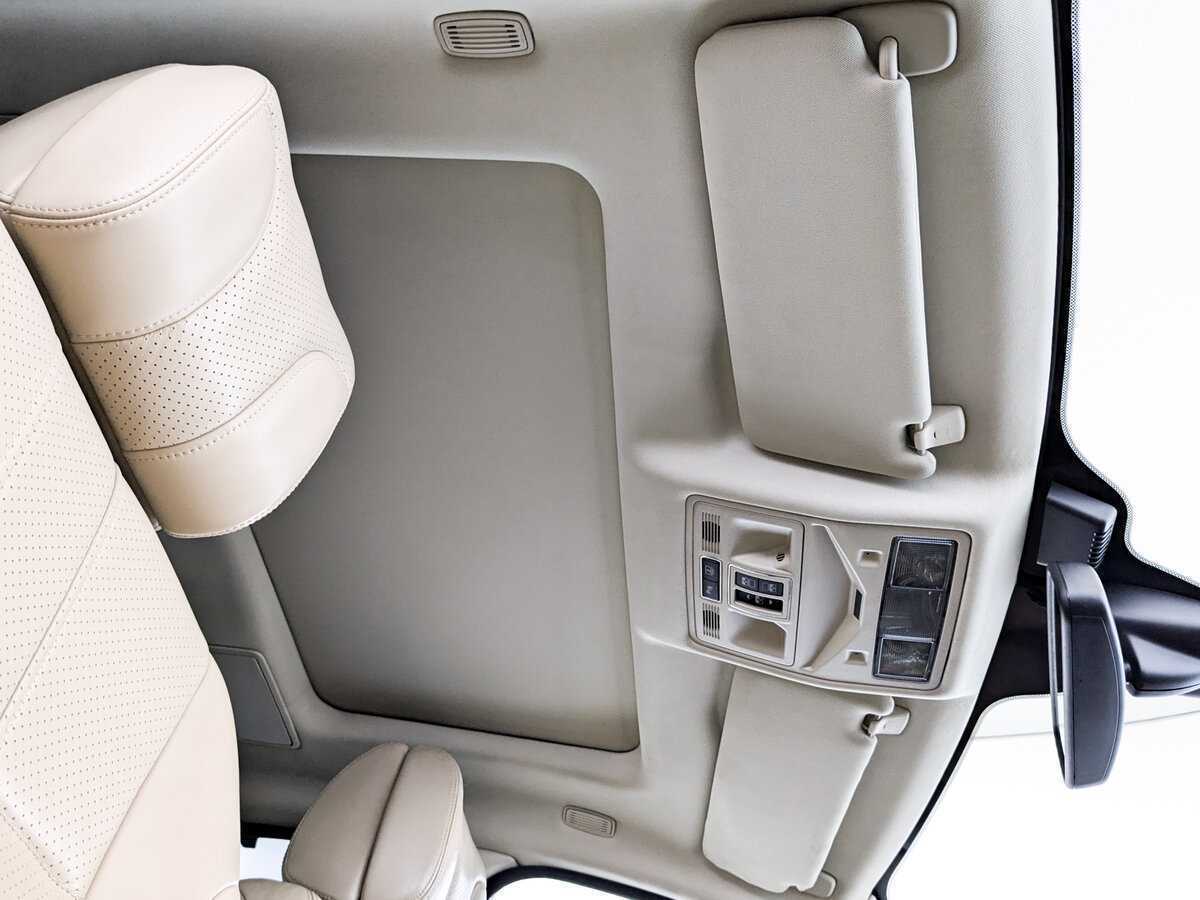 Купить Jaguar XJ с пробегом. Фото: #20