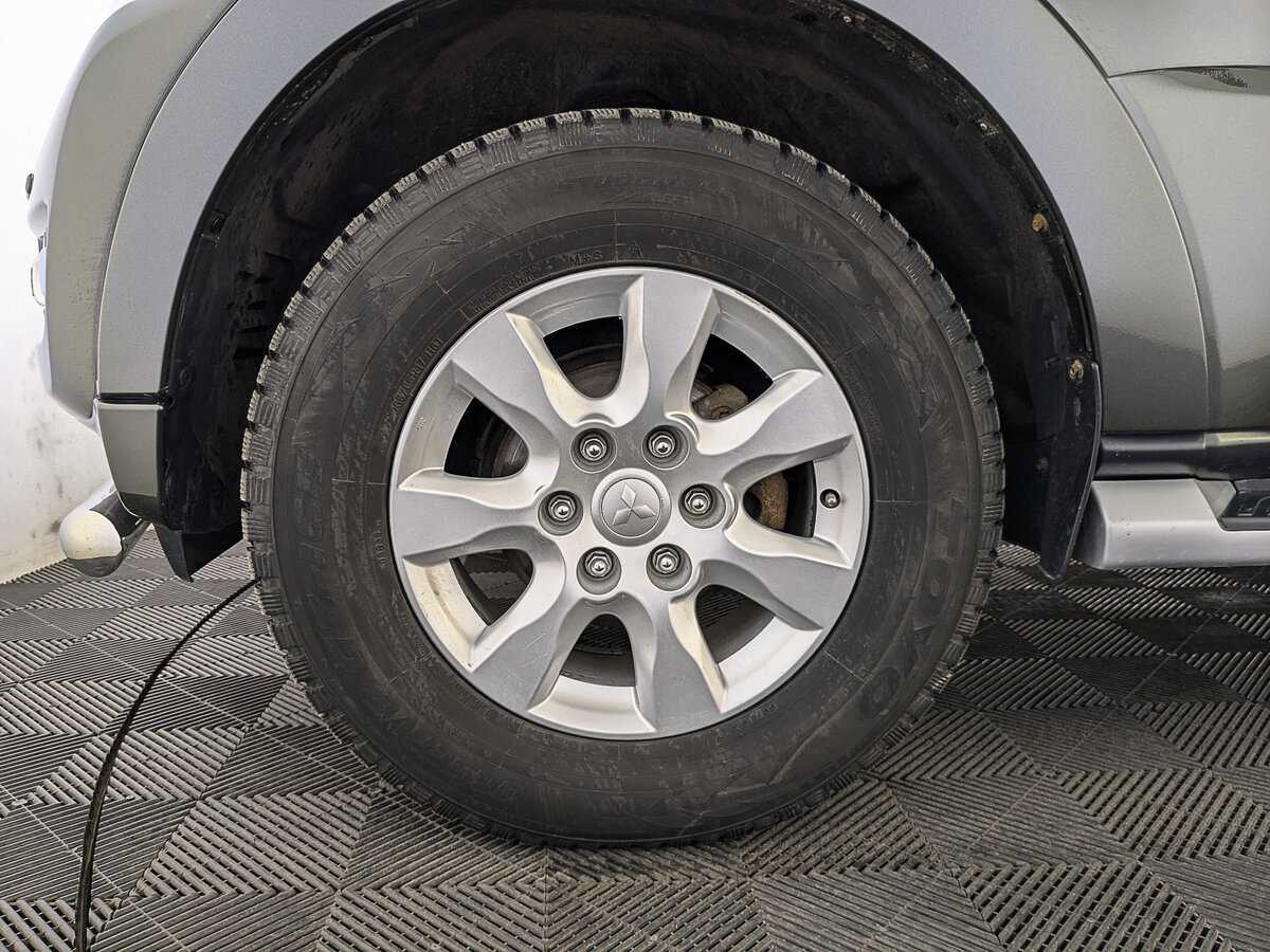 Купить Mitsubishi Pajero с пробегом. Фото: #11