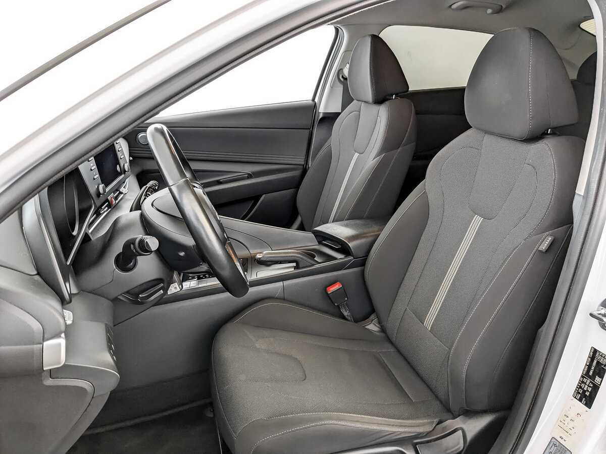 Купить Hyundai Elantra с пробегом. Фото: #17