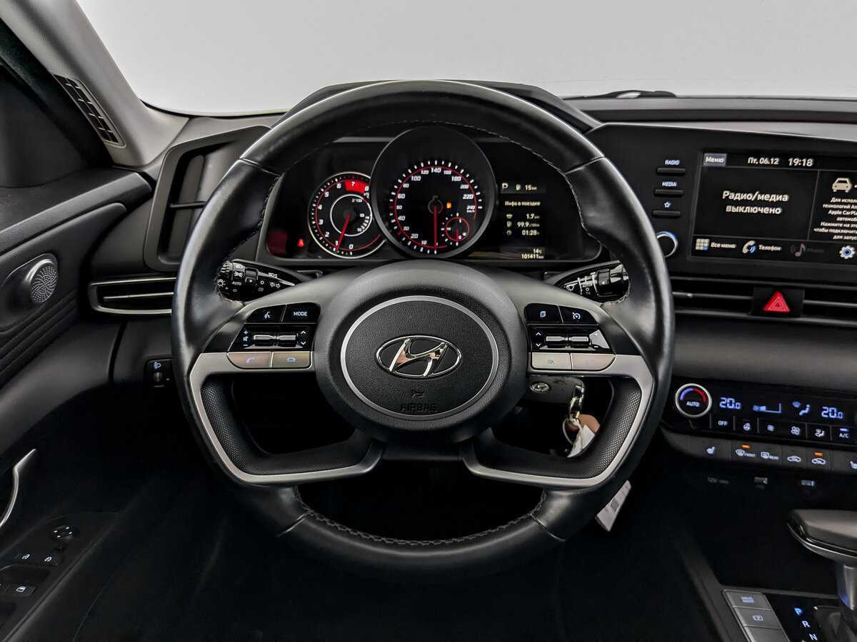 Купить Hyundai Elantra с пробегом. Фото: #18