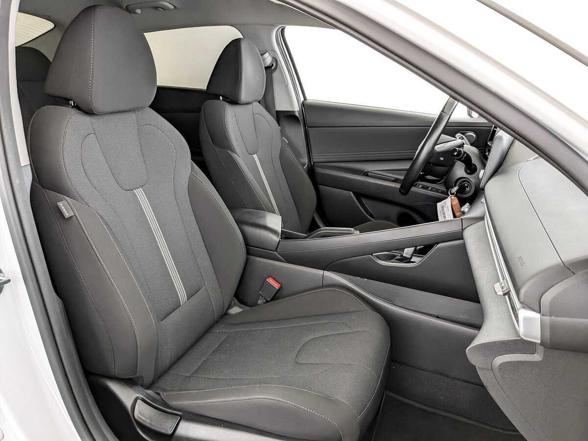 Купить Hyundai Elantra с пробегом. Фото: #20