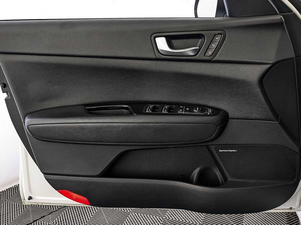 Купить Kia Optima с пробегом. Фото: #18