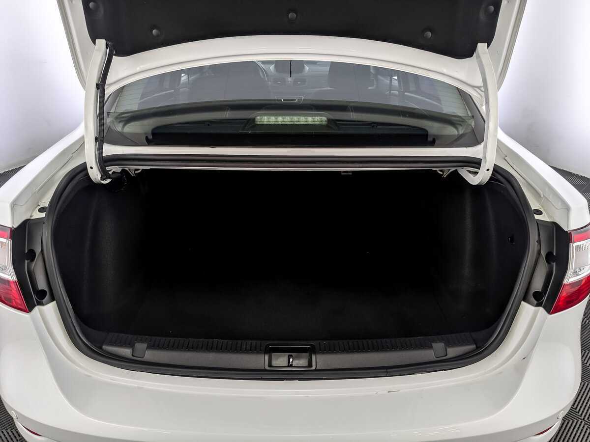 Купить Renault Fluence с пробегом. Фото: #9