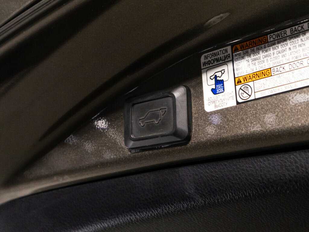 Купить Toyota RAV4 с пробегом. Фото: #14