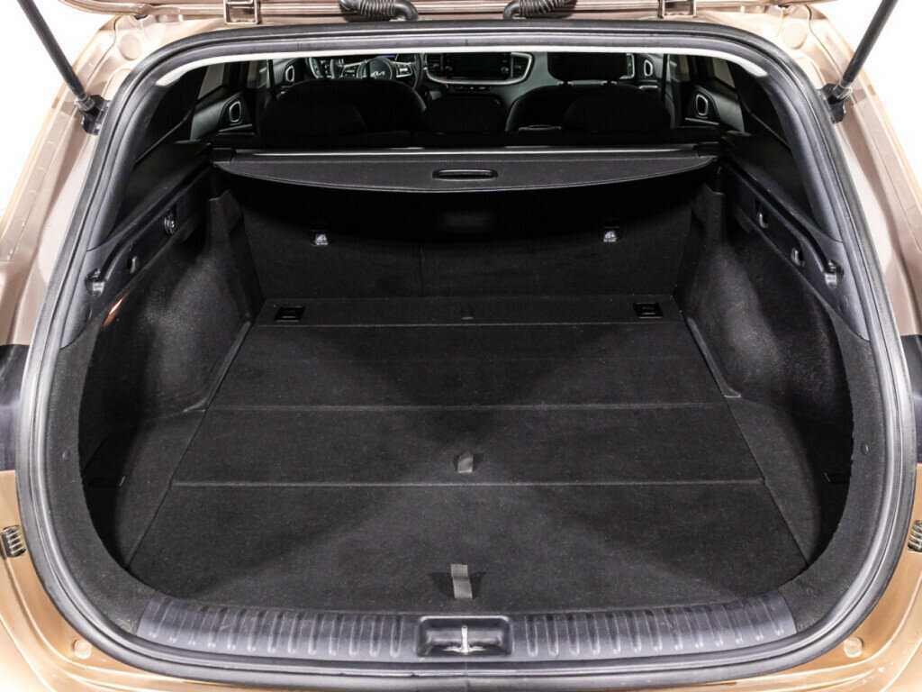 Купить Kia Ceed с пробегом. Фото: #14