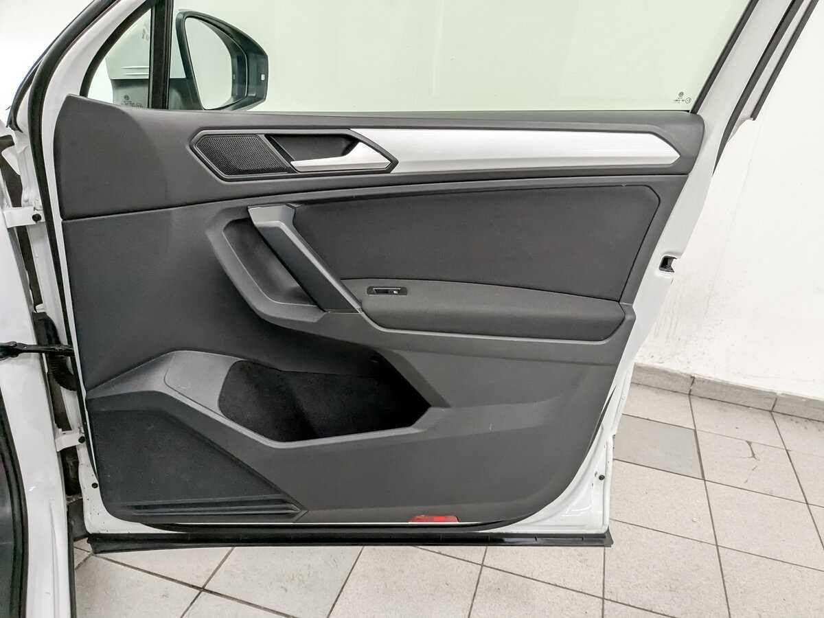 Купить Volkswagen Tiguan с пробегом. Фото: #20