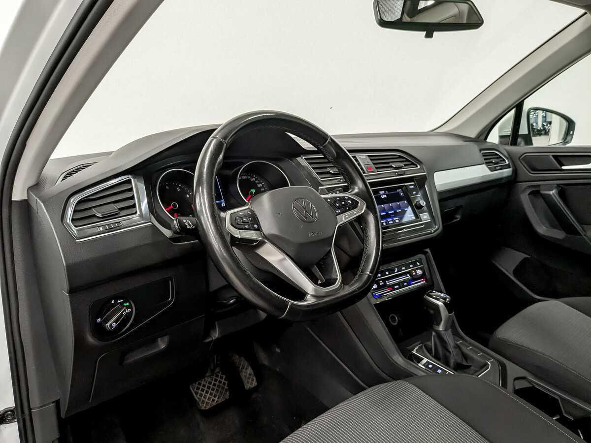 Купить Volkswagen Tiguan с пробегом. Фото: #15