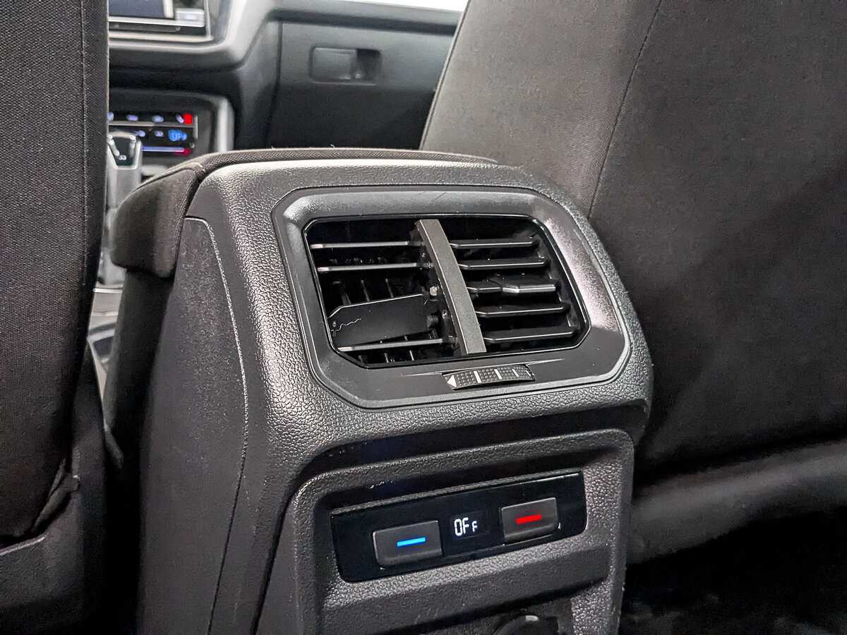 Купить Volkswagen Tiguan с пробегом. Фото: #23