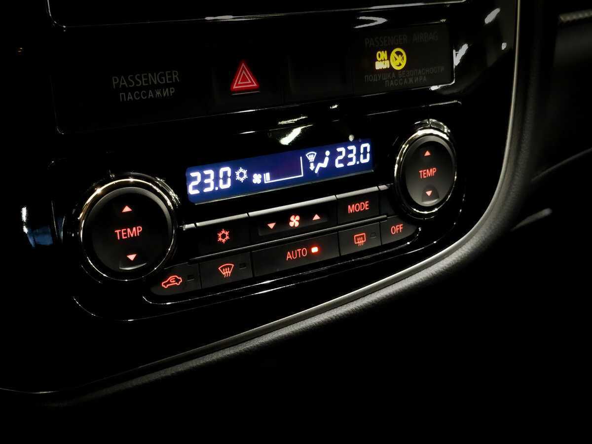 Купить Mitsubishi Outlander с пробегом. Фото: #22