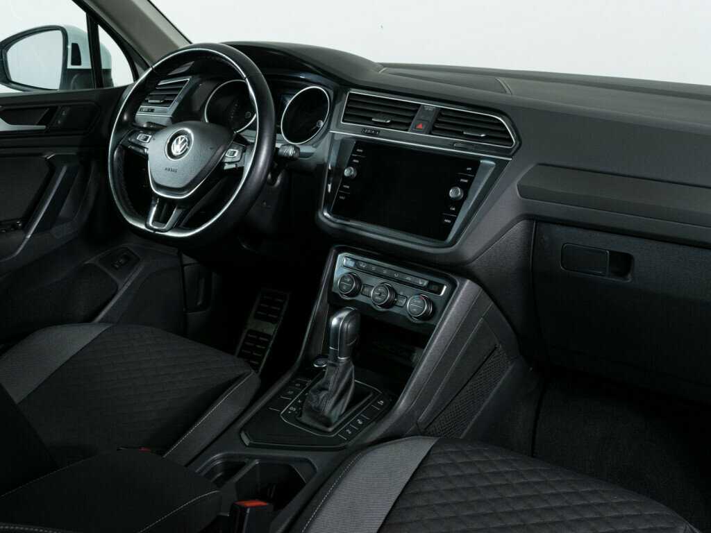Купить Volkswagen Tiguan с пробегом. Фото: #8