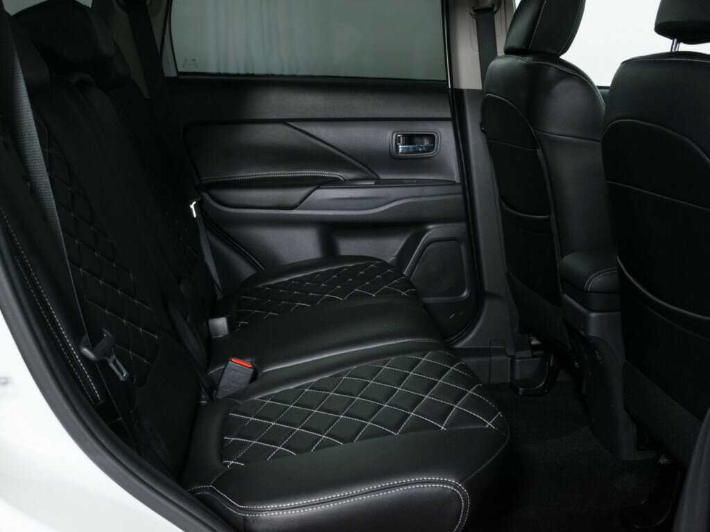 Купить Mitsubishi Outlander с пробегом. Фото: #9