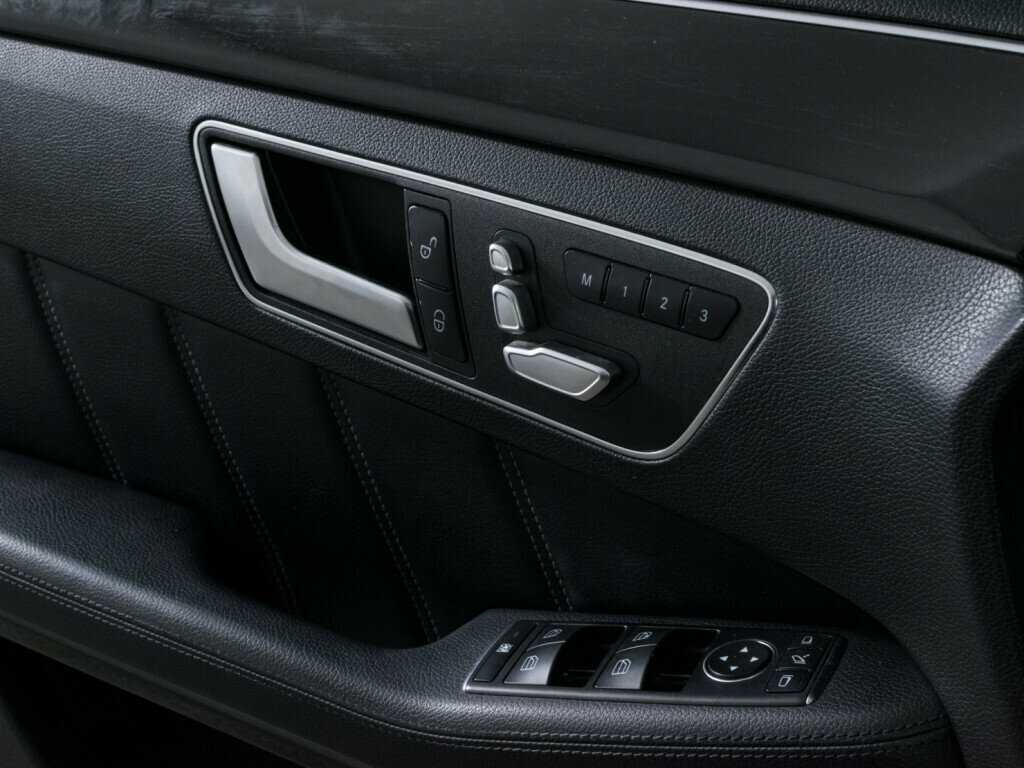 Купить Mercedes-Benz E-Класс с пробегом. Фото: #15