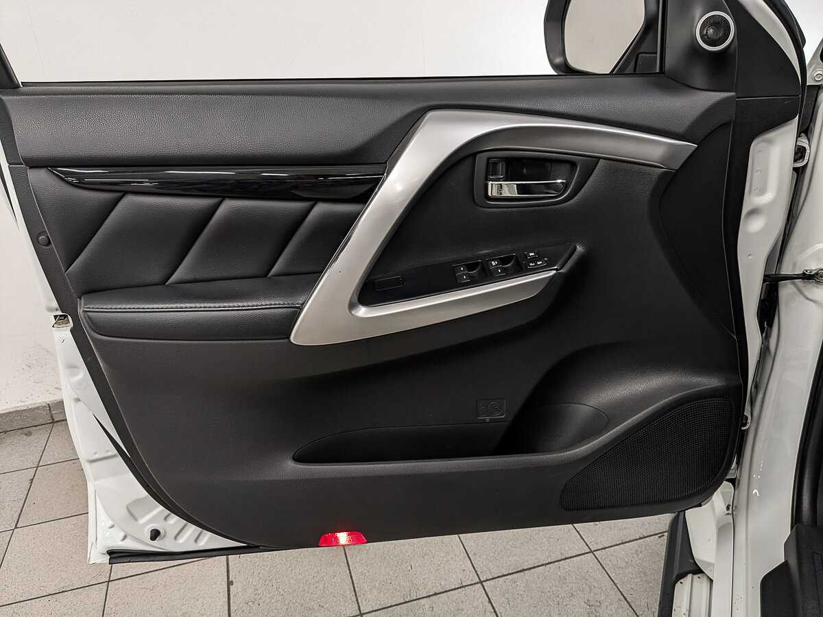 Купить Mitsubishi Pajero Sport с пробегом. Фото: #16