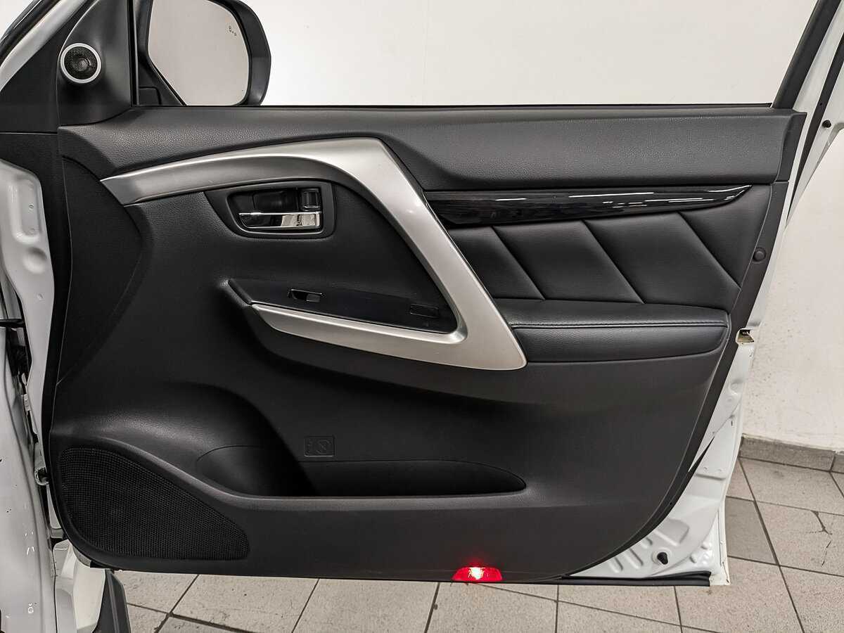 Купить Mitsubishi Pajero Sport с пробегом. Фото: #21