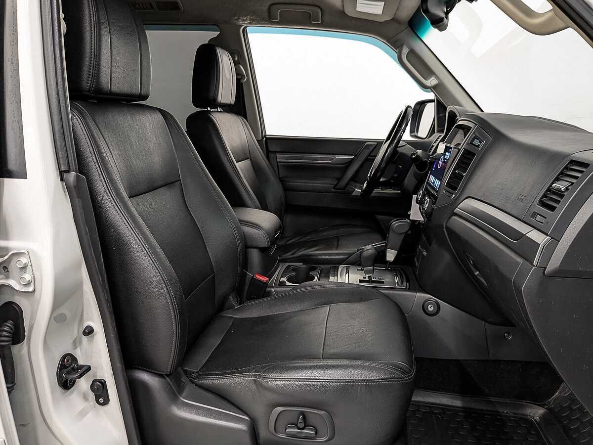 Купить Mitsubishi Pajero с пробегом. Фото: #22