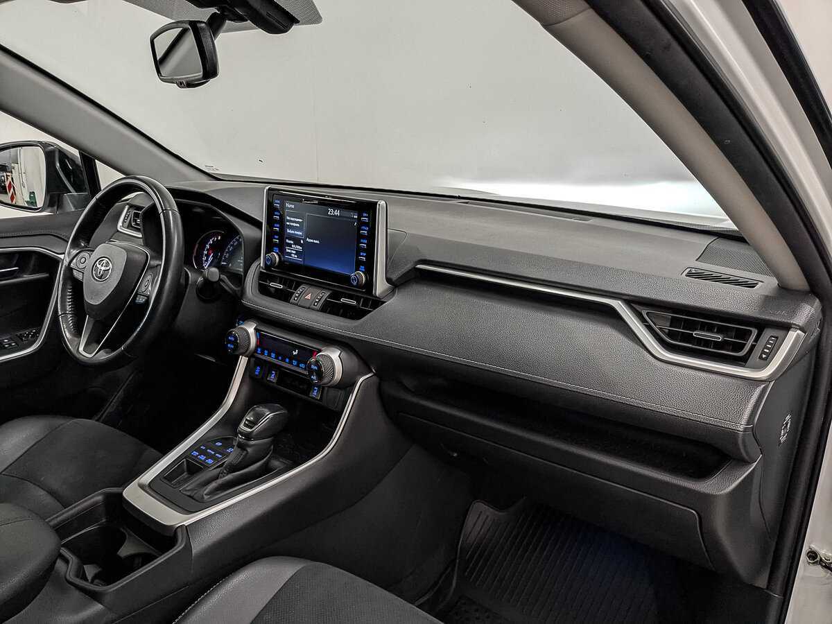 Купить Toyota RAV4 с пробегом. Фото: #10