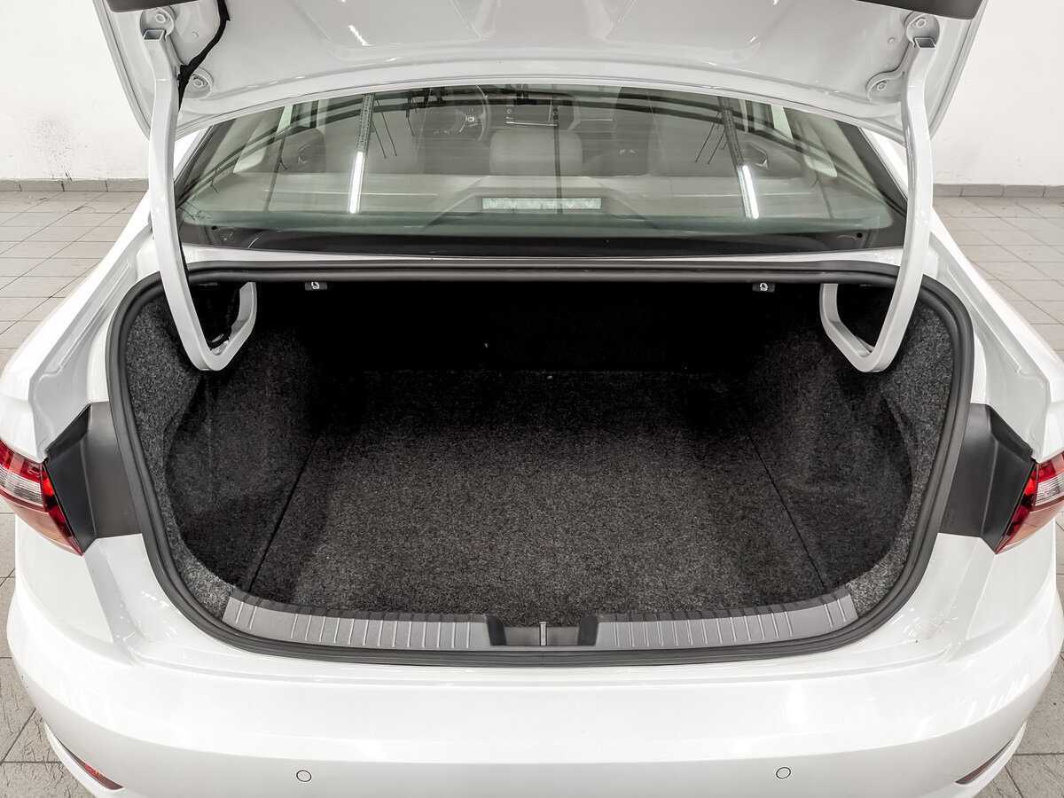 Купить Volkswagen Jetta с пробегом. Фото: #9