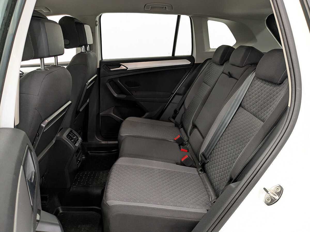 Купить Volkswagen Tiguan с пробегом. Фото: #17