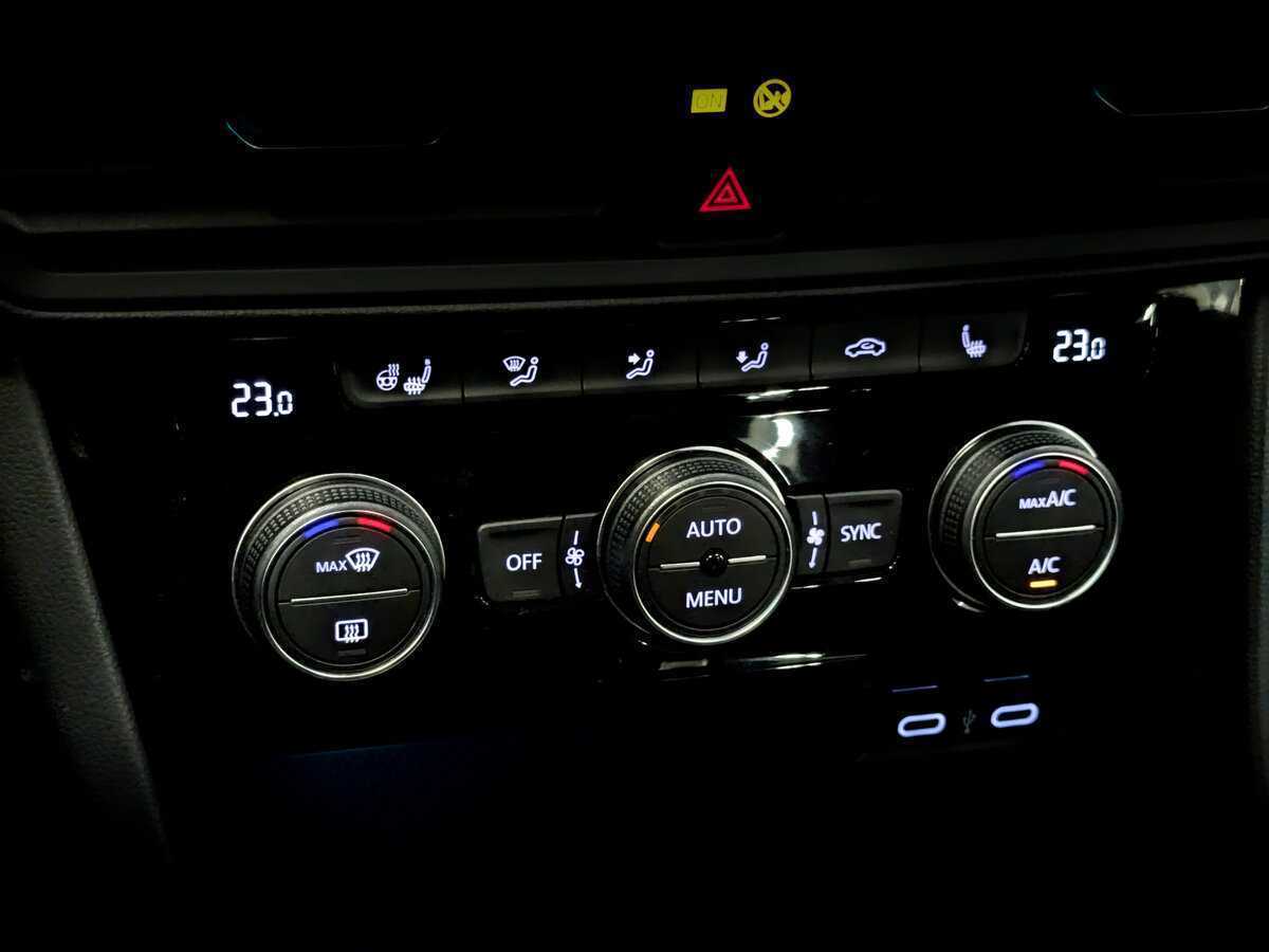 Купить Volkswagen Jetta с пробегом. Фото: #24