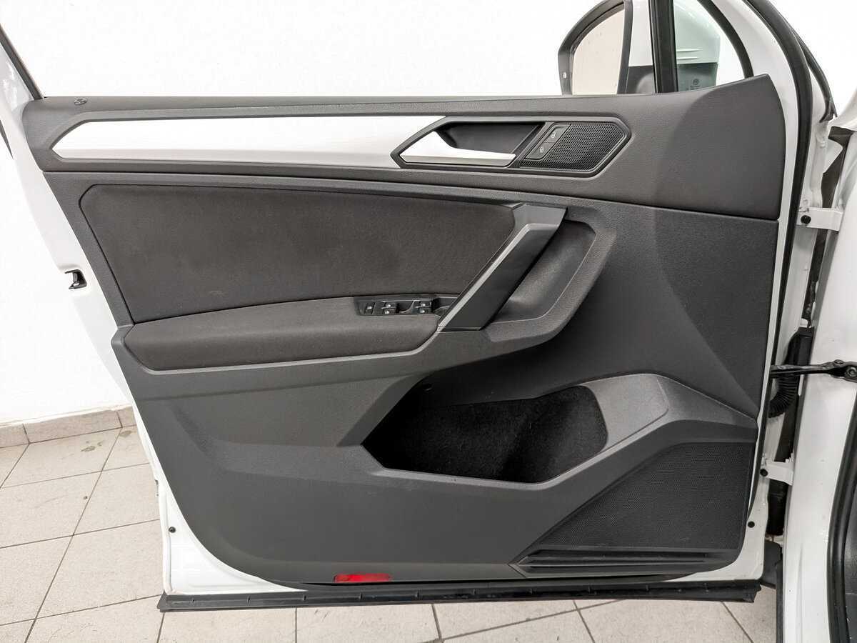 Купить Volkswagen Tiguan с пробегом. Фото: #18