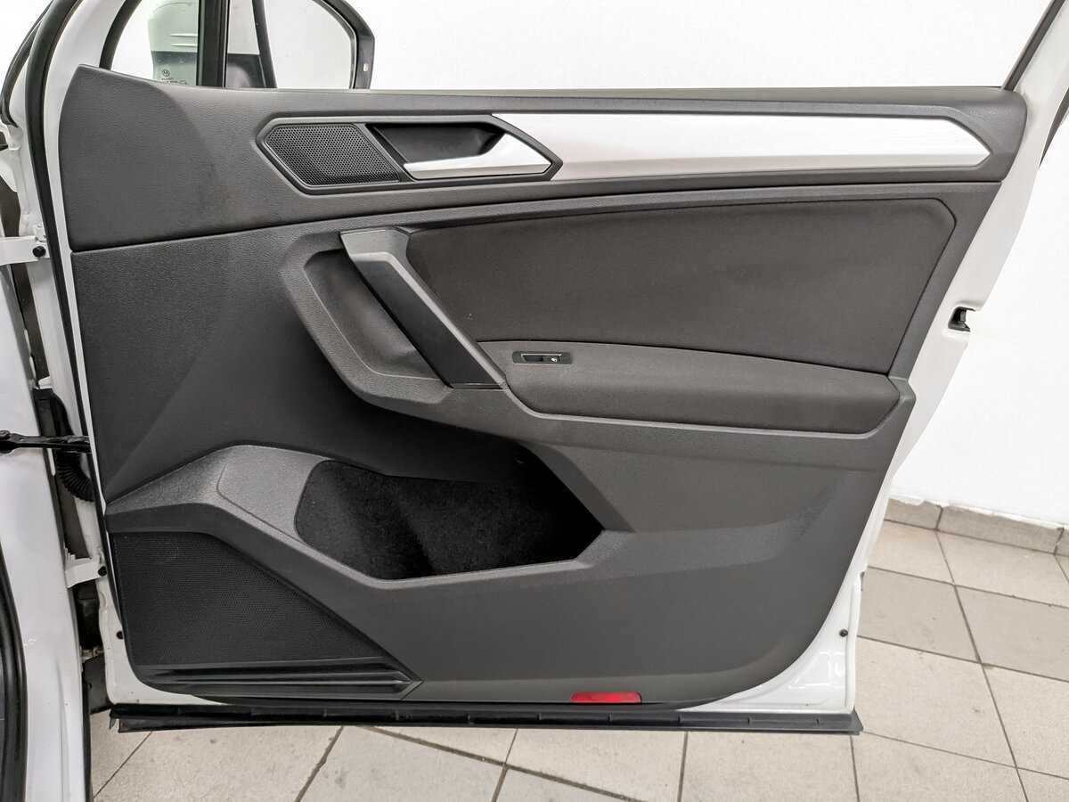 Купить Volkswagen Tiguan с пробегом. Фото: #22