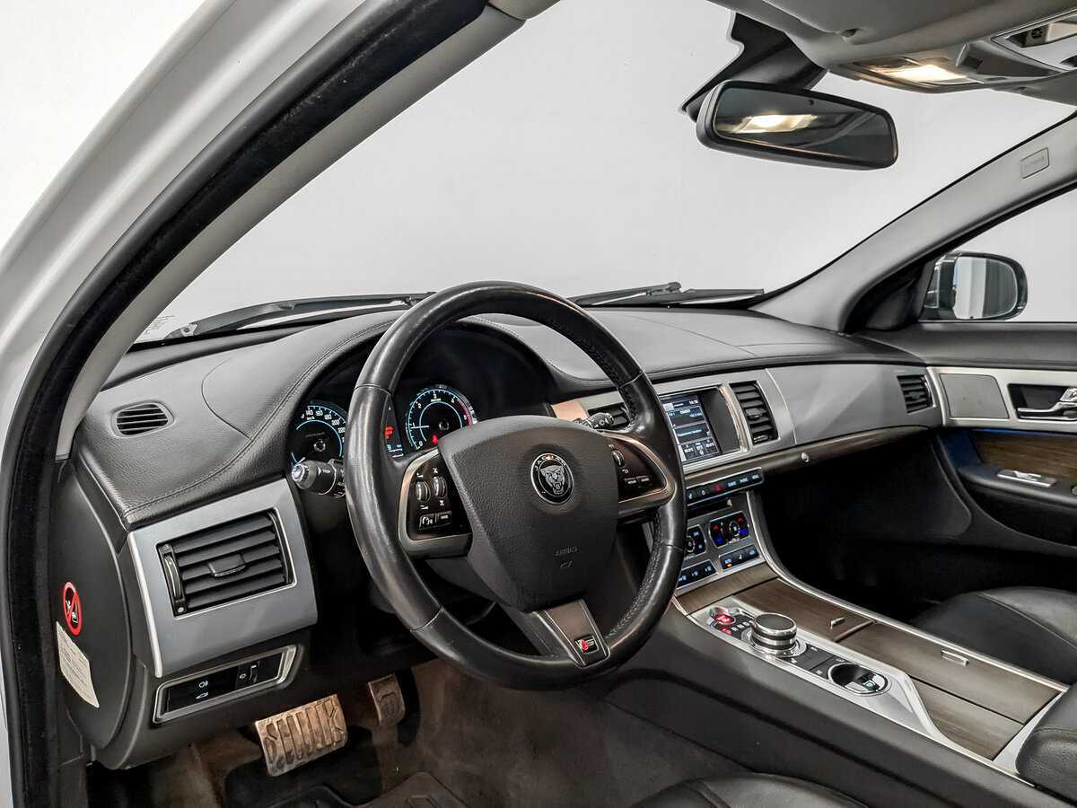 Купить Jaguar XF с пробегом. Фото: #15