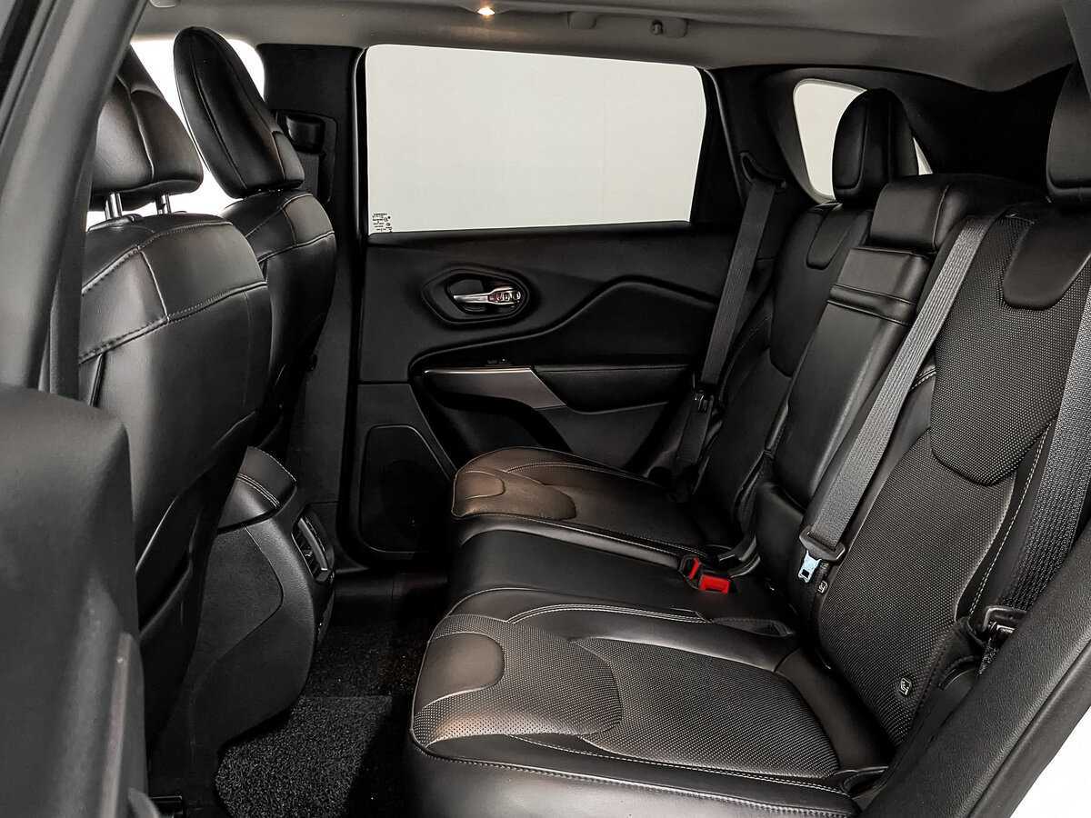 Купить Jeep Cherokee с пробегом. Фото: #16