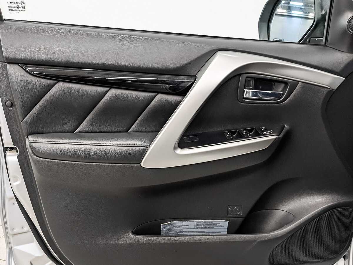 Купить Mitsubishi Pajero Sport с пробегом. Фото: #18