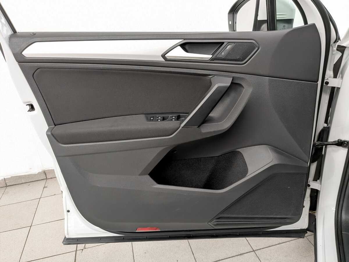 Купить Volkswagen Tiguan с пробегом. Фото: #18