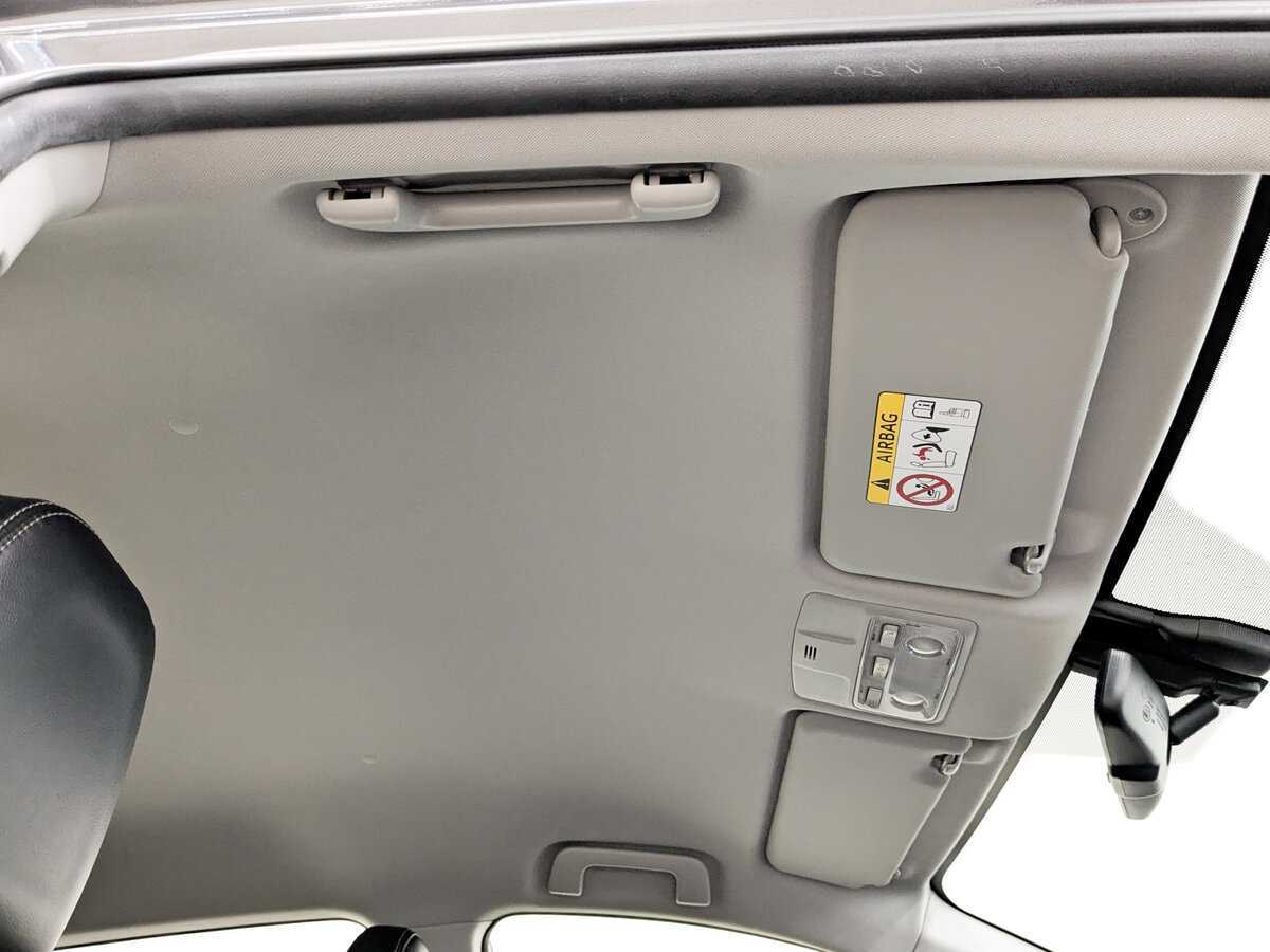 Купить Toyota RAV4 с пробегом. Фото: #19