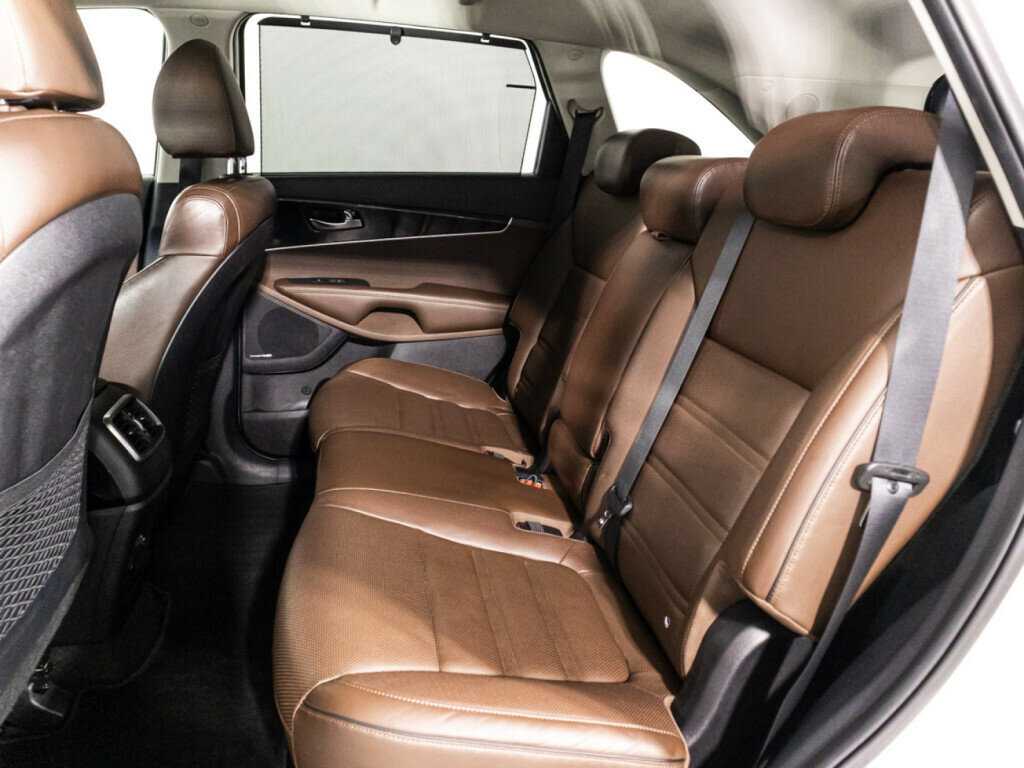 Купить Kia Sorento с пробегом. Фото: #9