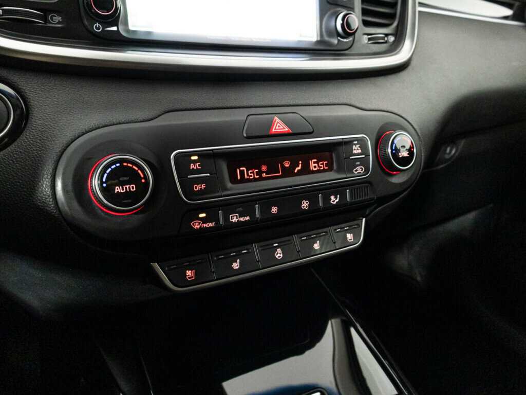 Купить Kia Sorento с пробегом. Фото: #17