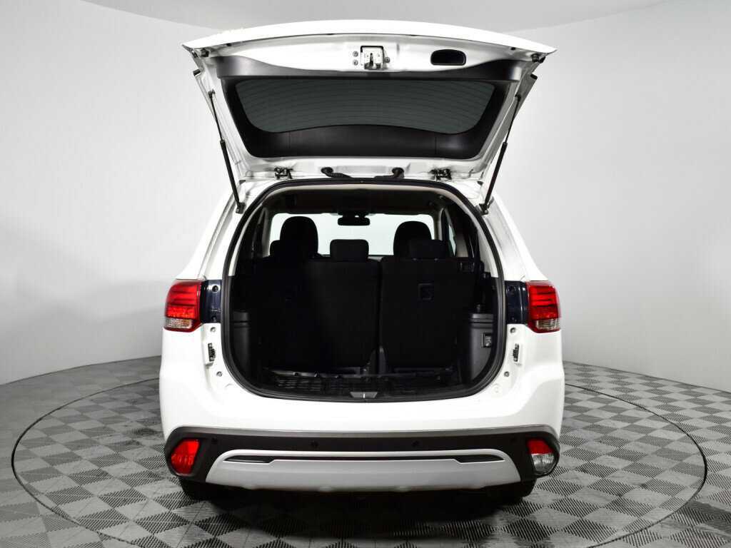 Купить Mitsubishi Outlander с пробегом. Фото: #14