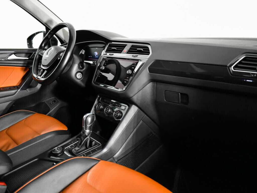 Купить Volkswagen Tiguan с пробегом. Фото: #8