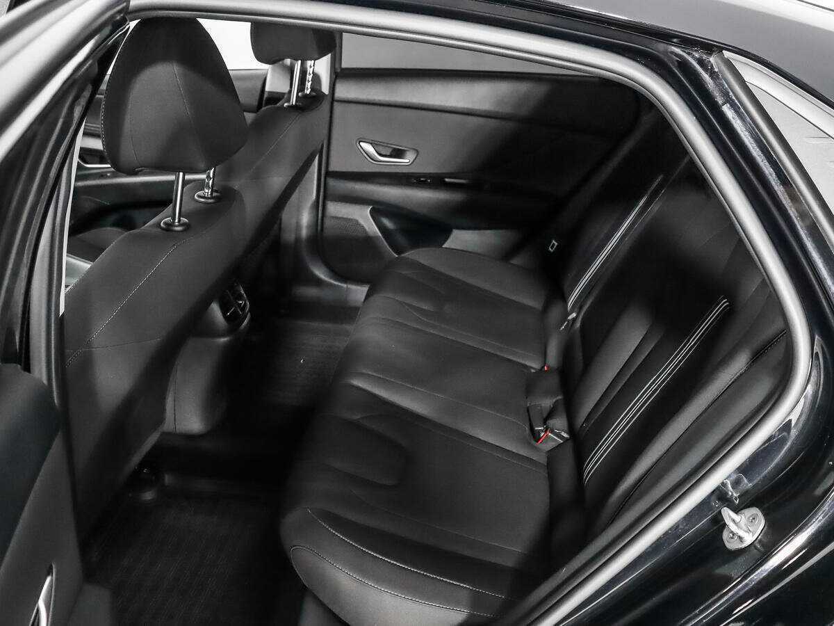 Купить Hyundai Elantra с пробегом. Фото: #12