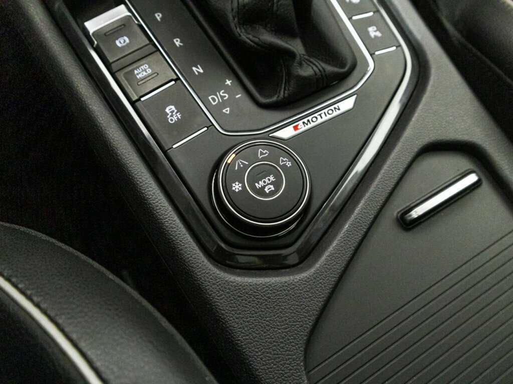 Купить Volkswagen Tiguan с пробегом. Фото: #18