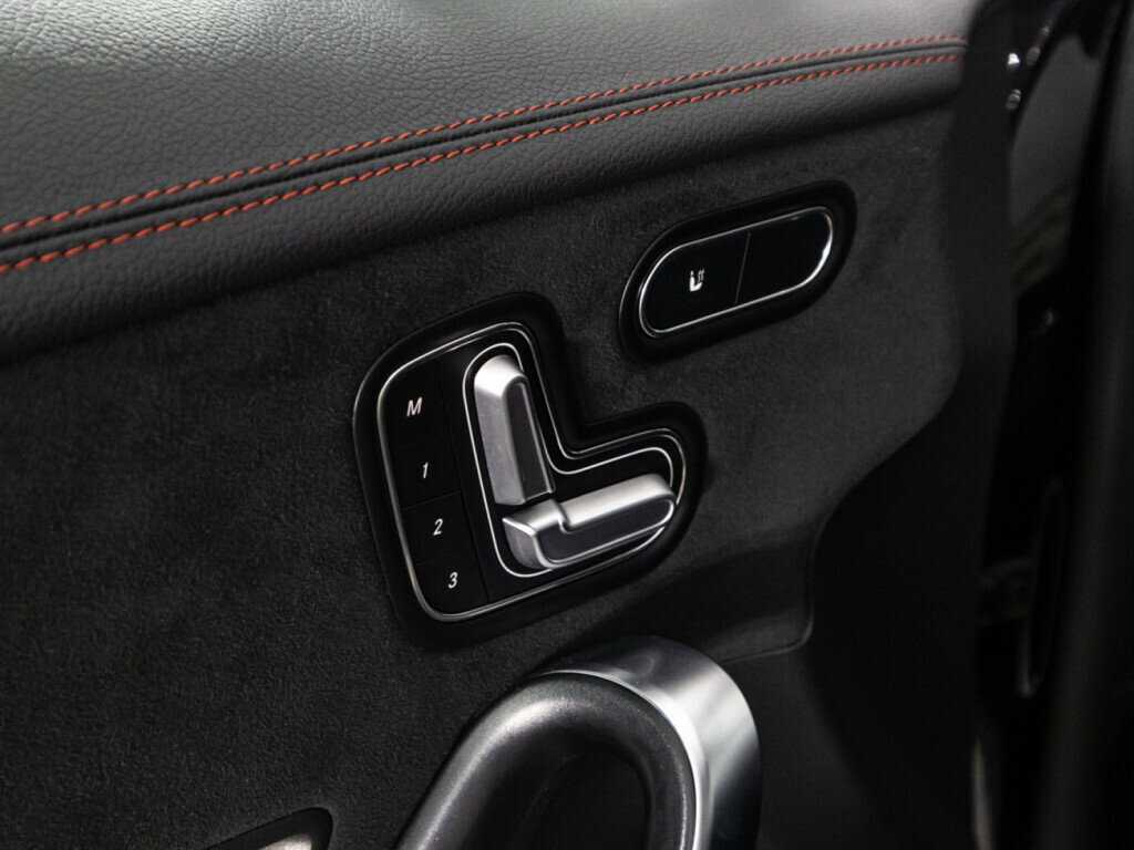 Купить Mercedes-Benz CLA с пробегом. Фото: #17