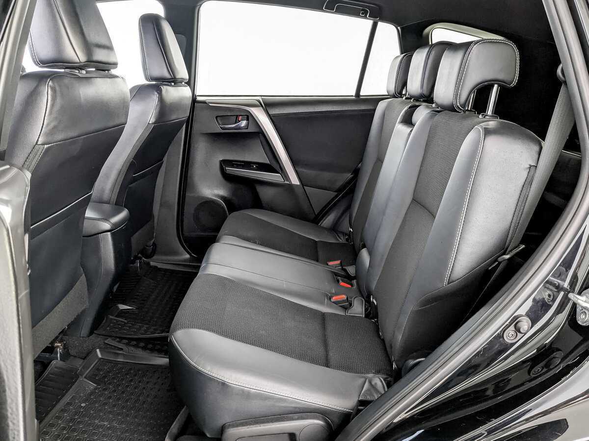 Купить Toyota RAV4 с пробегом. Фото: #11