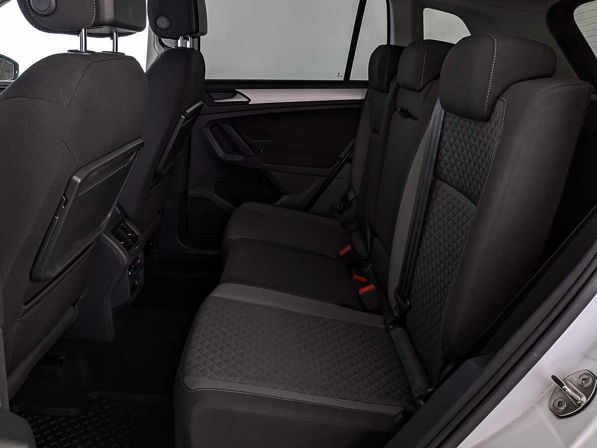 Купить Volkswagen Tiguan с пробегом. Фото: #15
