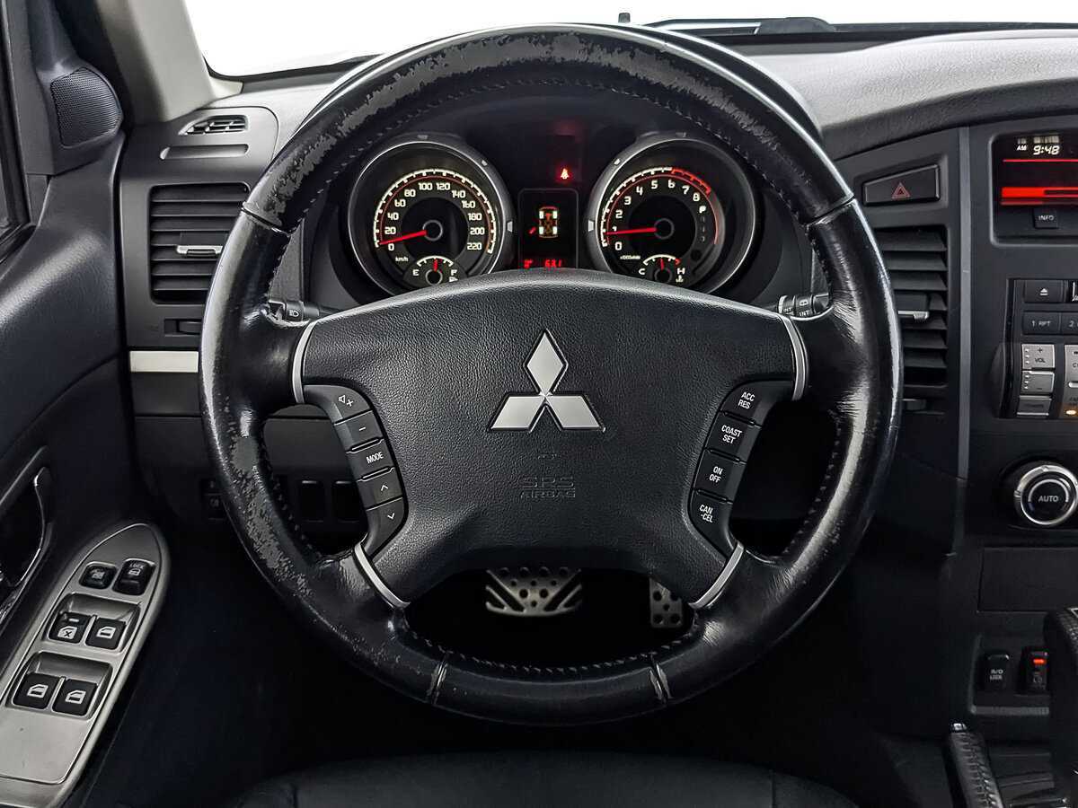 Купить Mitsubishi Pajero с пробегом. Фото: #21