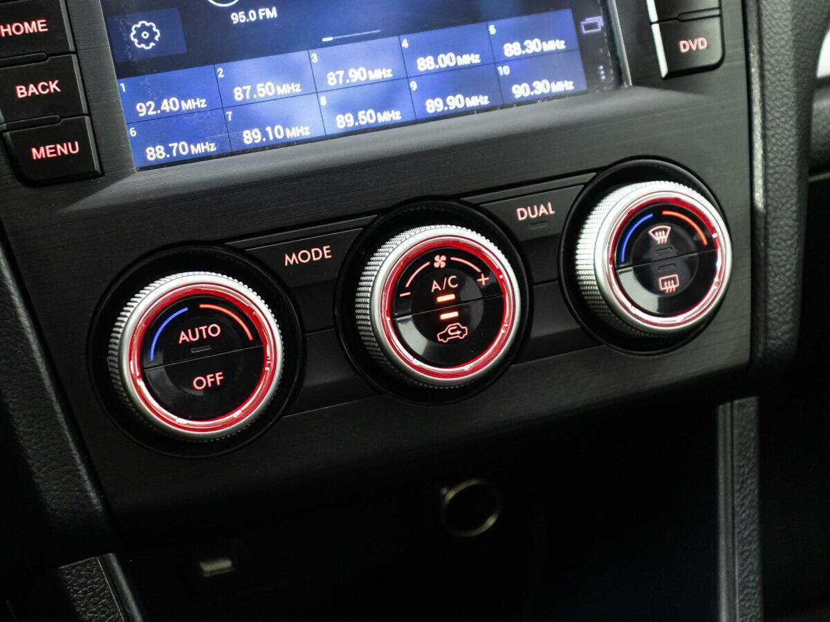 Купить Subaru XV с пробегом. Фото: #17