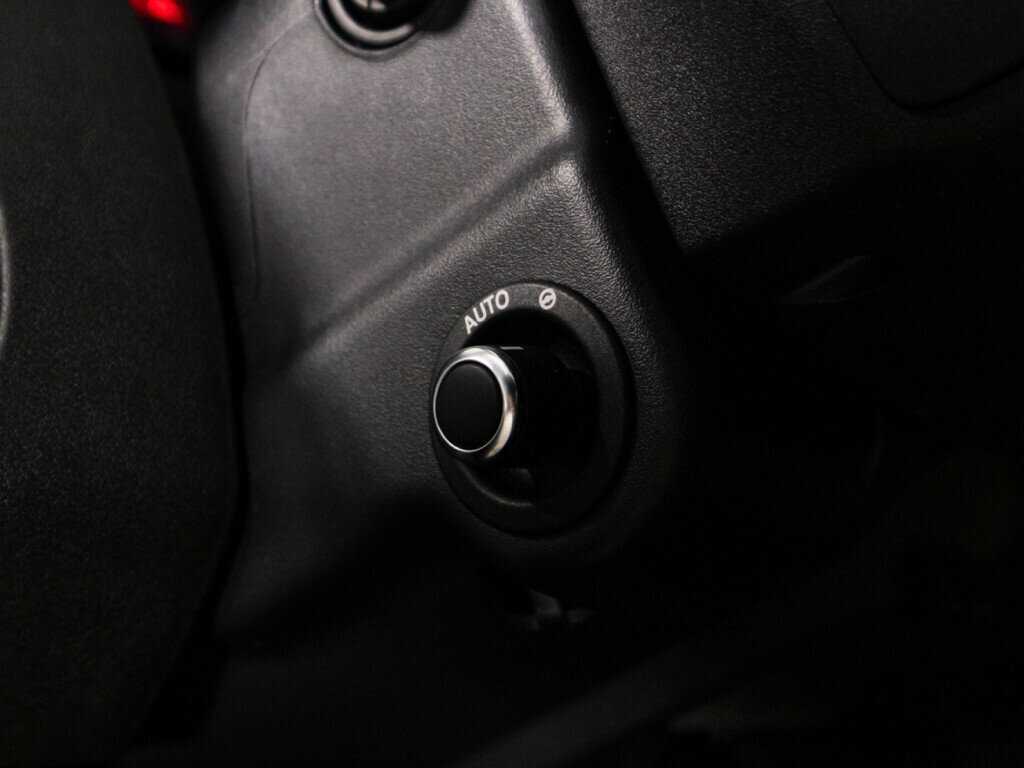 Купить Land Rover Discovery с пробегом. Фото: #21