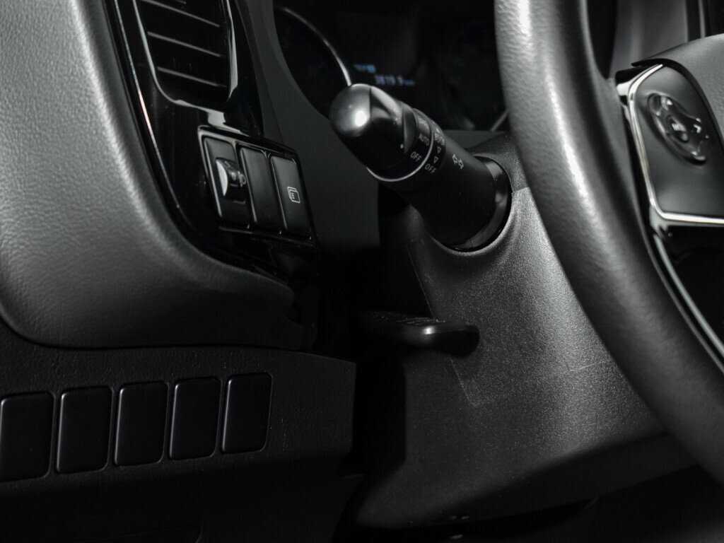 Купить Mitsubishi Outlander с пробегом. Фото: #7