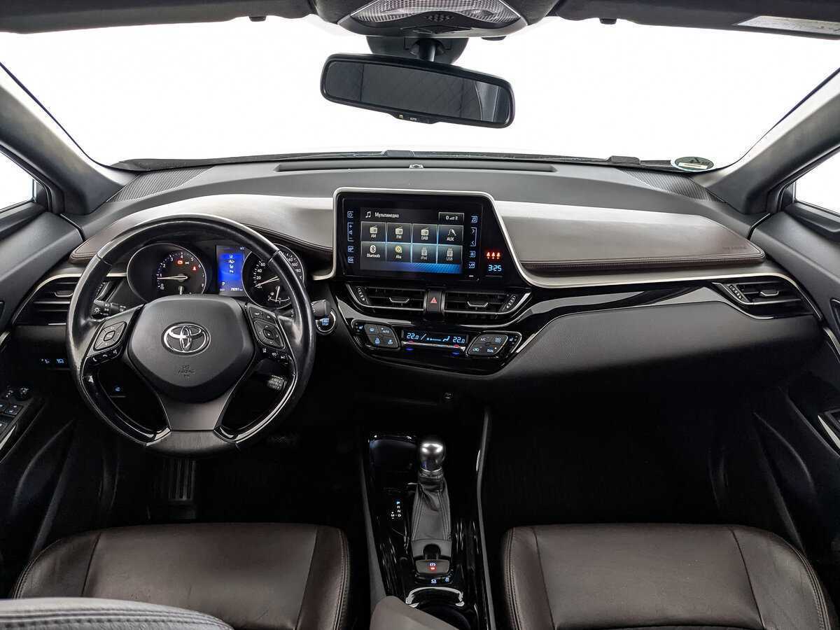 Купить Toyota C-HR с пробегом. Фото: #13