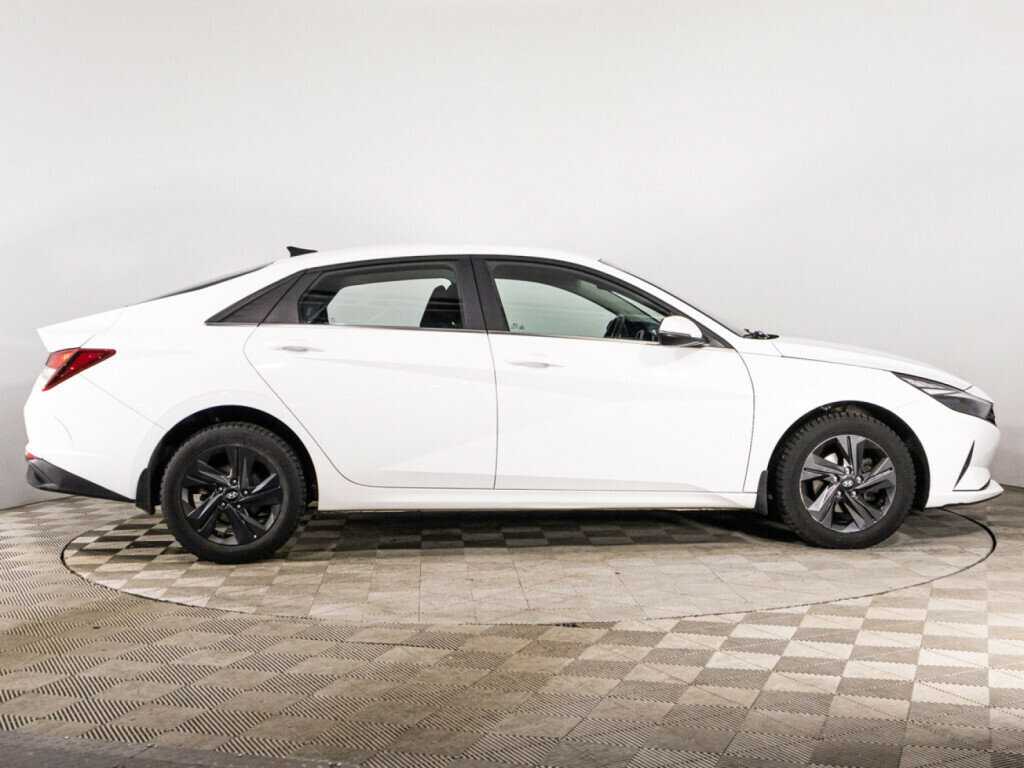 Купить Hyundai Elantra с пробегом. Фото: #3