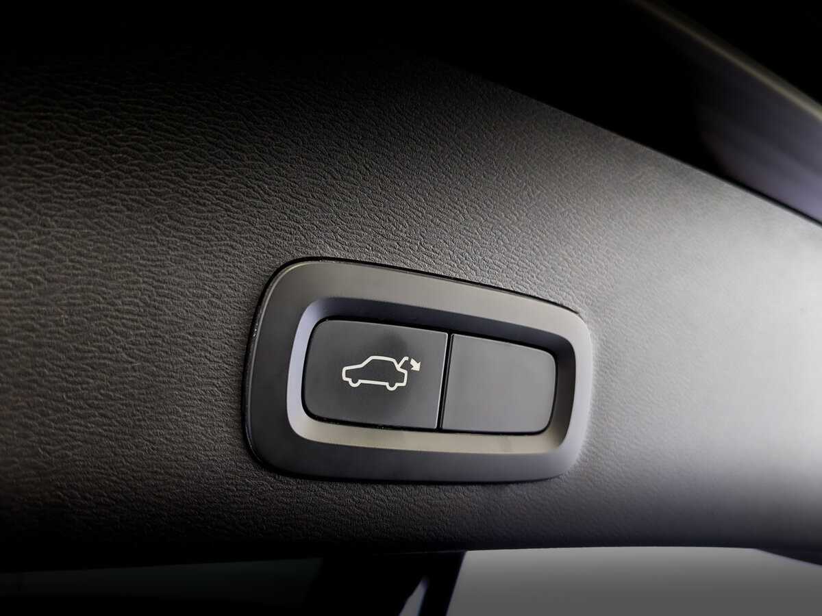 Купить Volvo XC40 с пробегом. Фото: #24